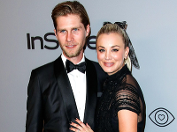 Kaley Cuoco so svojím manželom Kaley Cuoco so svojím manželom
