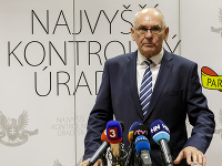 Predseda Najvyššieho kontrolného úradu Karol Mitrík. Predseda Najvyššieho kontrolného úradu Karol Mitrík.