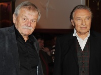 Karel Gott si v minulosti s kamarátom Karlom Šípom zavtipkoval o vlastnej smrti. Karel Gott si v minulosti s kamarátom Karlom Šípom zavtipkoval o vlastnej smrti.