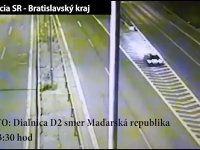 Vodič nafúkal 2,42 promile, jazdu nezvládol. Vodič nafúkal 2,42 promile, jazdu nezvládol.