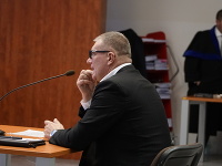 Ján Kováčik vypovedá ako svedok v kauze falšovania miliónových zmeniek, v ktorej sú obžalovaní Marian Kočner a Pavol Rusko.