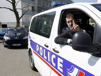 Christophe Castaner v policajnom aute Christophe Castaner v policajnom aute