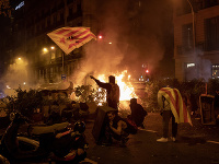 Protesty v Barcelone sa zvrhli na nepokoje Protesty v Barcelone sa zvrhli na nepokoje