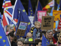 Protest proti odchodu Británie z EÚ