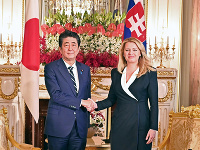 Šinzó Abe a Zuzana Čaputová Šinzó Abe a Zuzana Čaputová