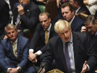 Boris Johnson počas včerajšieho rokovania v parlamente
