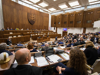 Poslanci NR SR počas hlasovania v rámci pokračujúceho rokovania 51. schôdze Národnej rady SR Poslanci NR SR počas hlasovania v rámci pokračujúceho rokovania 51. schôdze Národnej rady SR