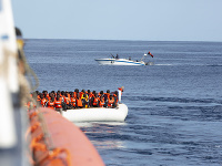 Taliansko povolí vylodenie 88 migrantom z lode Alan Kurdi Taliansko povolí vylodenie 88 migrantom z lode Alan Kurdi