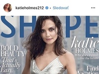 Katie Holmes vyzerá na titulke magazínu Shape skvele. 