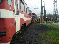 Košickí hasiči zasahujú pri zrážke osobného vlaku a lokomotívy