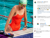 Lenka Vscvalová na fotografii z bazéna odhalila aj stojace bradavky.