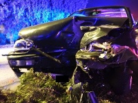 Opitý vodič nabúral zaparkované auto. Opitý vodič nabúral zaparkované auto.