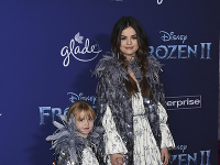 Selena Gomez zavítala na premiéru so svojou malou sestrou. 