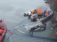 Vodič vozidla aj napriek snahe záchranných zložiek nehodu neprežil Vodič vozidla aj napriek snahe záchranných zložiek nehodu neprežil