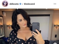 Demi Lovato zverejnila na instagrame fotku s tehotenským bruškom. 