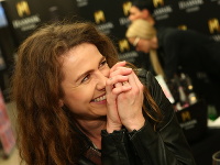 Táslerova exmanželka Anička spravila za rozvodom s frontmanom IMT Smile definitívnu bodku. Táslerova exmanželka Anička spravila za rozvodom s frontmanom IMT Smile definitívnu bodku.