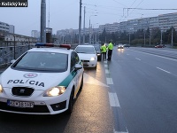 Polícia kontrolovala všetky druhý áut Polícia kontrolovala všetky druhý áut