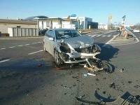 Hasiči v sobotu zasahovali na Diaľničnej ceste v Senci, kde sa zrazili dve motorové vozidlá. Hasiči v sobotu zasahovali na Diaľničnej ceste v Senci, kde sa zrazili dve motorové vozidlá.