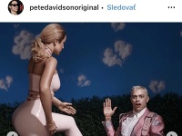 Pete Davidson sa nezvyčajnými fotkami pochválil aj na instagrame. 