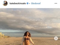 Kate Beckinsale sa pýši sexi krivkami. 