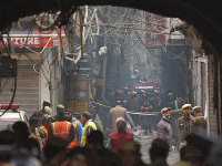 Požiar na tržnici v Indii zabil desiatky ľudí