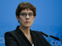 Annegret Krampová-Karrenbauerová Annegret Krampová-Karrenbauerová