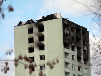 Oblasť naďalej strážia policajti. Oblasť naďalej strážia policajti.