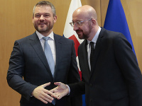 Slovenský premiér Peter Pellegrini a predseda Európskej rady Charles Michel. Slovenský premiér Peter Pellegrini a predseda Európskej rady Charles Michel.