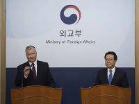 Stephen Biegun, Lee Do-hoon Stephen Biegun, Lee Do-hoon