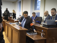 Marian Kočner a Pavol Rusko sa prvýkrát stretli na súde. Marian Kočner a Pavol Rusko sa prvýkrát stretli na súde.