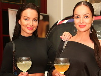 Dvojičky Daniela a Veronika Nízlové Dvojičky Daniela a Veronika Nízlové