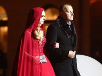Boris Kollár sa na červenom koberci objavil v spoločnosti dcéry Alexandry. Tá sa kvôli šatám stala terčom vtípkov.