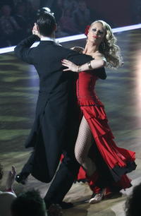 Simona Krainová aj napriek zraneniu odtancovala tango. 