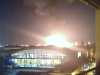 Dym stúpa po mohutnej explózii v chemickej továrni v španielskom meste Tarragona