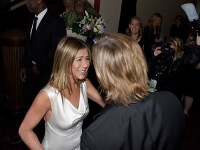 Fotky Jennifer Aniston a Brada Pitta vyvolali na sociálnych sieťach hotové šialenstvo. 