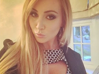 Lauryn Goodman je tehotná. Lauryn Goodman je tehotná.