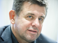 László Sólymos László Sólymos