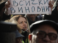 Obyvatelia mesta Pernik protestovali proti nedostatku pitnej vody. Obyvatelia mesta Pernik protestovali proti nedostatku pitnej vody.