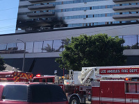 V Los Angeles horela výšková budova