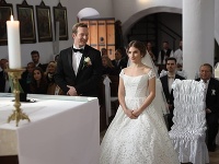 V seriáli Oteckovia sa oženil. Partnerku mu hrá jeho bývalá priateľka Jana Kovalčíková. 