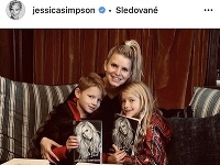 Jessica Simpson so svojimi ratolesťami. 
