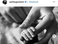 Ashley Graham sa raduje zo synčeka, ktorému spolu s manželom dali meno Isaac. 
