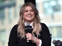 Kelly Clarkson Kelly Clarkson