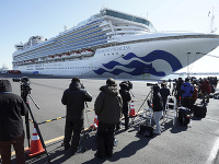 Loď Diamond Princess by v karanténe mala ostať do 19. februára Loď Diamond Princess by v karanténe mala ostať do 19. februára