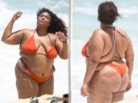 Speváčka Lizzo má odvahu aj na oranžové bikiny. Speváčka Lizzo má odvahu aj na oranžové bikiny.