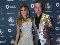 Robbie Williams s manželkou Aydou sa stali štvornásobnými rodičmi. 