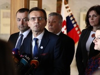 Jozef Rajtár a ďalší pomohli otvoriť poslednú mimoriadnu schôdzu Jozef Rajtár a ďalší pomohli otvoriť poslednú mimoriadnu schôdzu