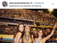 Alessandra Ambrosio si užíva karnevalovú atmosféru. 