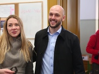 Michal Truban s partnerkou prišli voliť. Michal Truban s partnerkou prišli voliť.