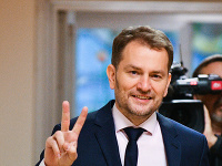 Predseda hnutia Obyčajní ľudia a nezávislé osobnosti (OĽANO) Igor Matovič prichádza na povolebnú diskusiu víťazov volieb Predseda hnutia Obyčajní ľudia a nezávislé osobnosti (OĽANO) Igor Matovič prichádza na povolebnú diskusiu víťazov volieb